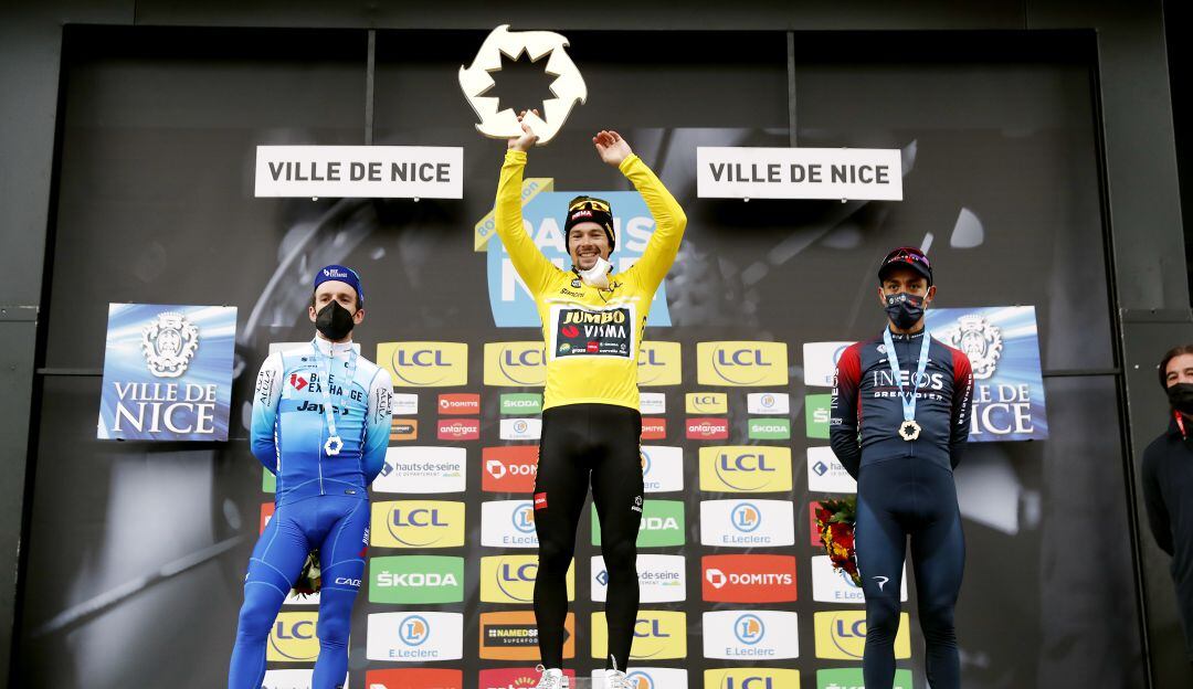 Daniel Martínez en el podio de la París - Niza.