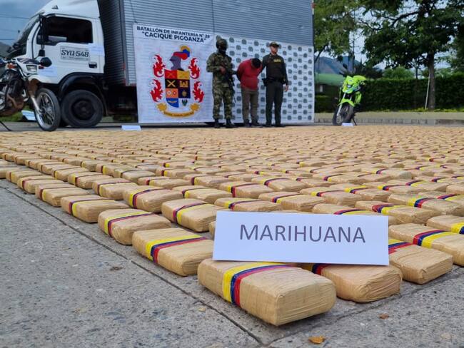 Con esta operación militar se logran afectar las estructuras criminales dedicadas al narcotráfico que permanentemente tratan de utilizar los corredores viales de departamento del Huila.