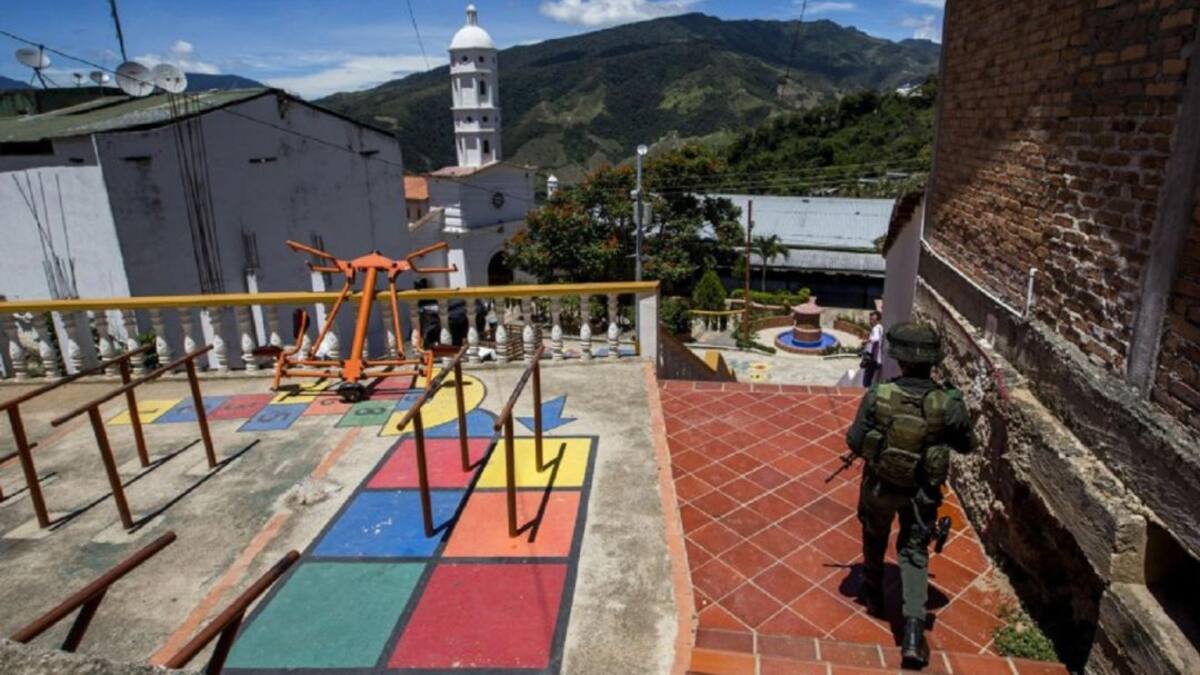 Acordonado parque principal de Hacarí por dos granadas de fragmentación