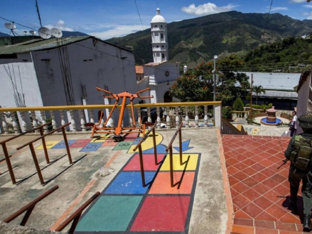 Acordonado parque principal de Hacarí por dos granadas de fragmentación