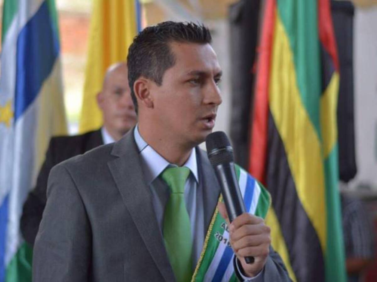 Capturaron al alcalde del Playón por celebración indebida de contratos