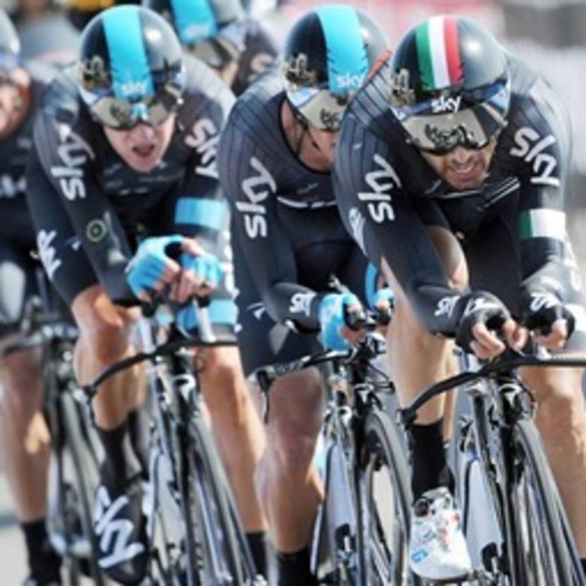 Sky ganó la contrarreloj y Sergio Henao y Rigoberto Urán entran en el top diez del Giro