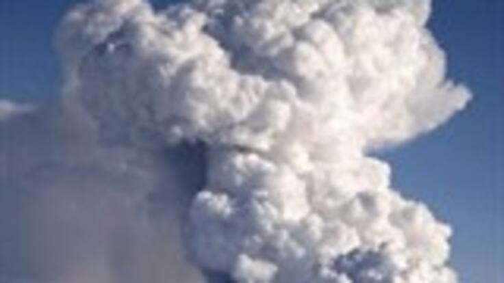 Experto en vulcanología explica los riesgos que corren aviones europeos