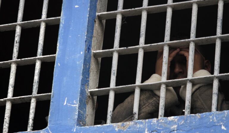 Un juez lo envió a la cárcel La Modelo, mientras se adelanta el proceso judicial, por considerar que es un peligro para su familia y la sociedad.