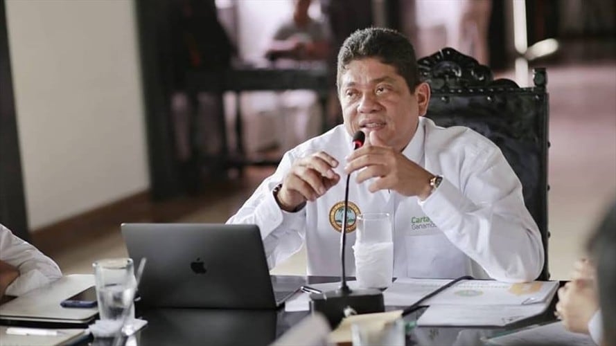 La discusión se centra porque el contrato de Guerra contenía un otrosí para un contrato de servicios. Foto: Facebook