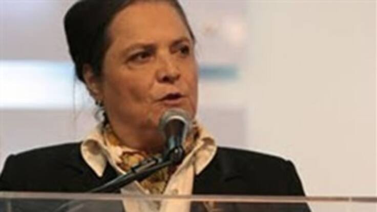 Clara López no apoyará privatización de la ETB