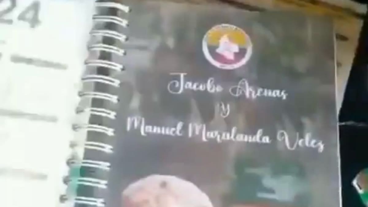 Cuadernos alusivos a las Farc estarían siendo entregados en municipios de la cordillera