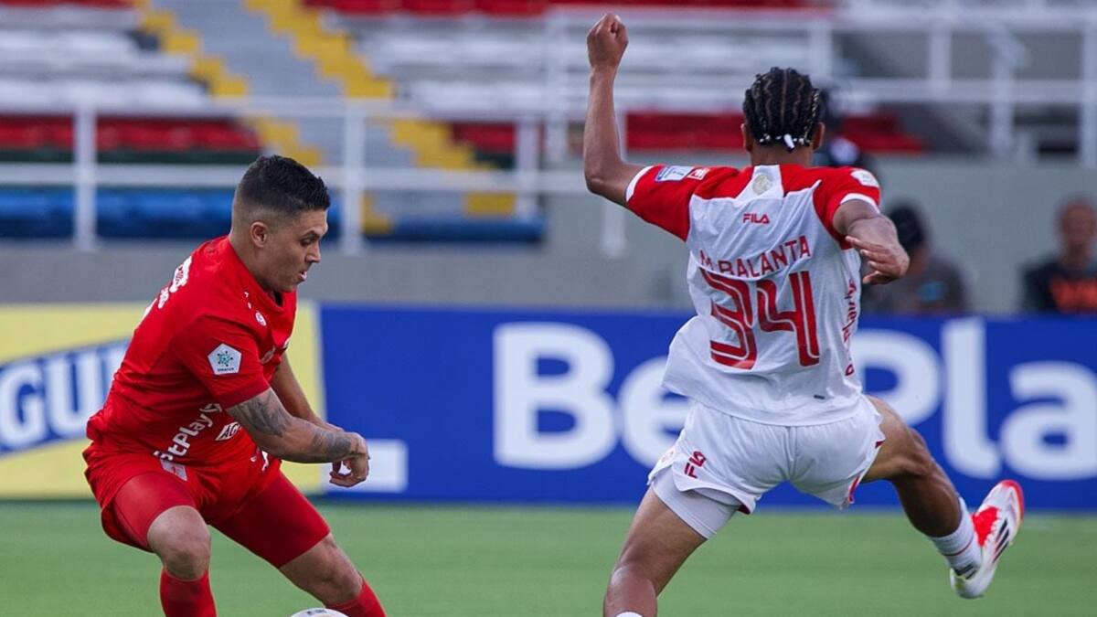 Polilla da Silva sobre Quintero: “Da placer verlo jugar, tenemos la suerte de contar con él”
