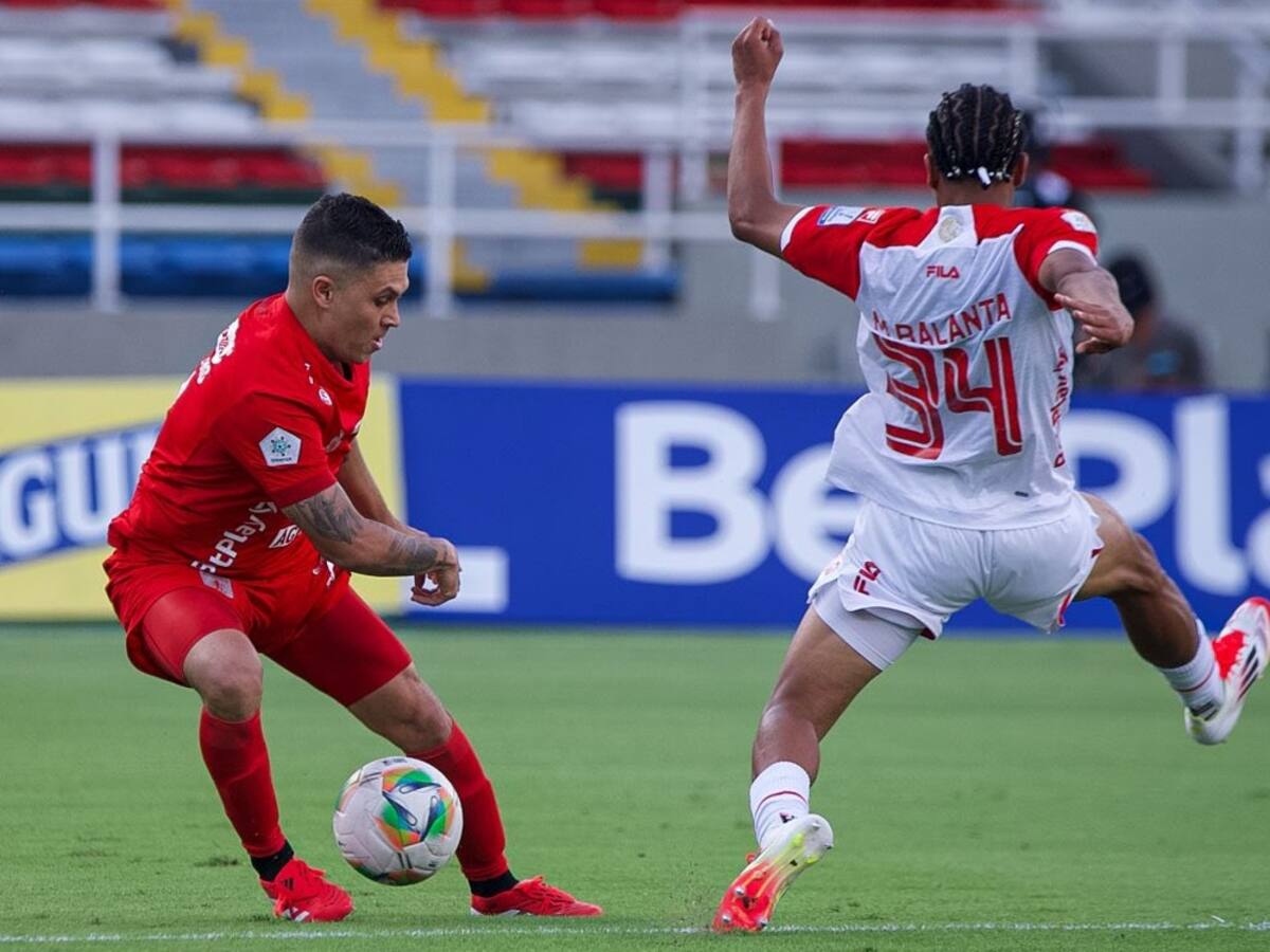 Polilla da Silva sobre Quintero: “Da placer verlo jugar, tenemos la suerte de contar con él”