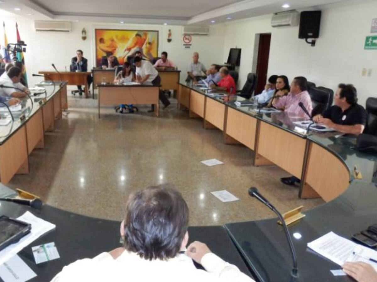 Pasó el año y los concejales que pagaron prima irregular no acudieron a audiencia