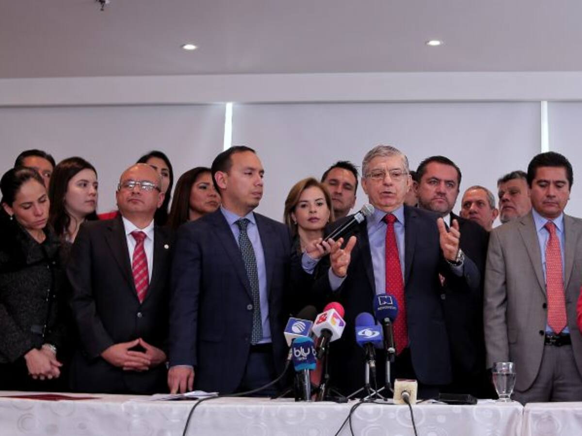 Propuesta de IVA a la canasta familiar aleja al liberalismo del gobierno