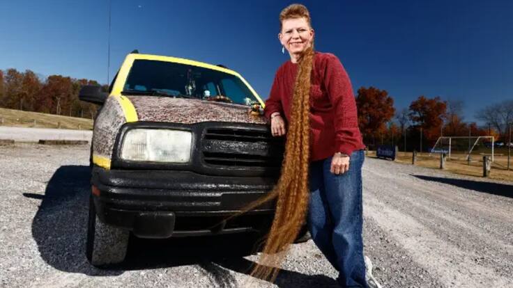 Soy afortunada con mis genes: enfermera tiene la coleta de cabello más largo del mundo