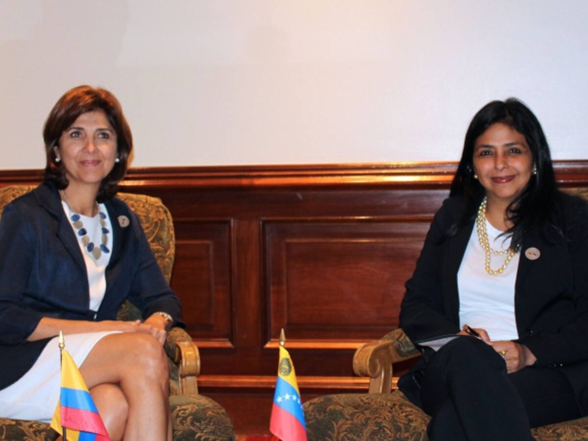 Sin fecha para encuentro Santos - Maduro, concluyó reunión de cancilleres