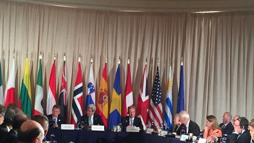 Estados Unidos y Noruega recibieron al presidente Juan Manuel Santos para entregarle las ayudas que recogieron para el desminado en Colombia. Foto: Colprensa - SIG