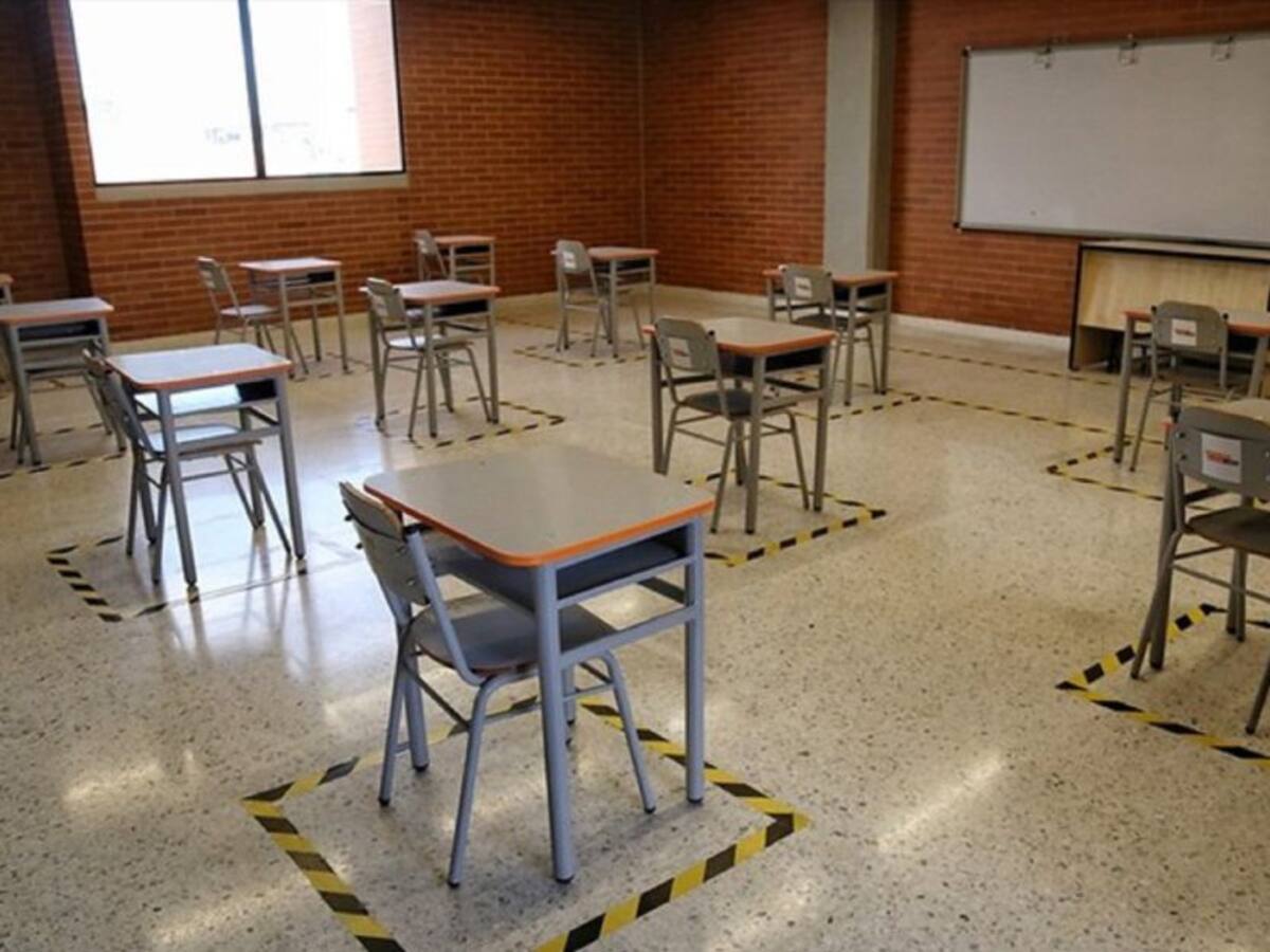 Comisión verifica estado de infraestructura de sedes educativas en Ibagué