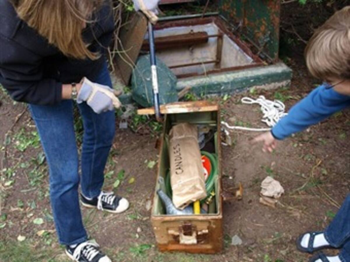 Una familia estadounidense descubre un refugio nuclear en su patio trasero