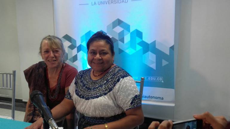  Jody Williams y Rigoberta Menchú,  Nobel de Paz.