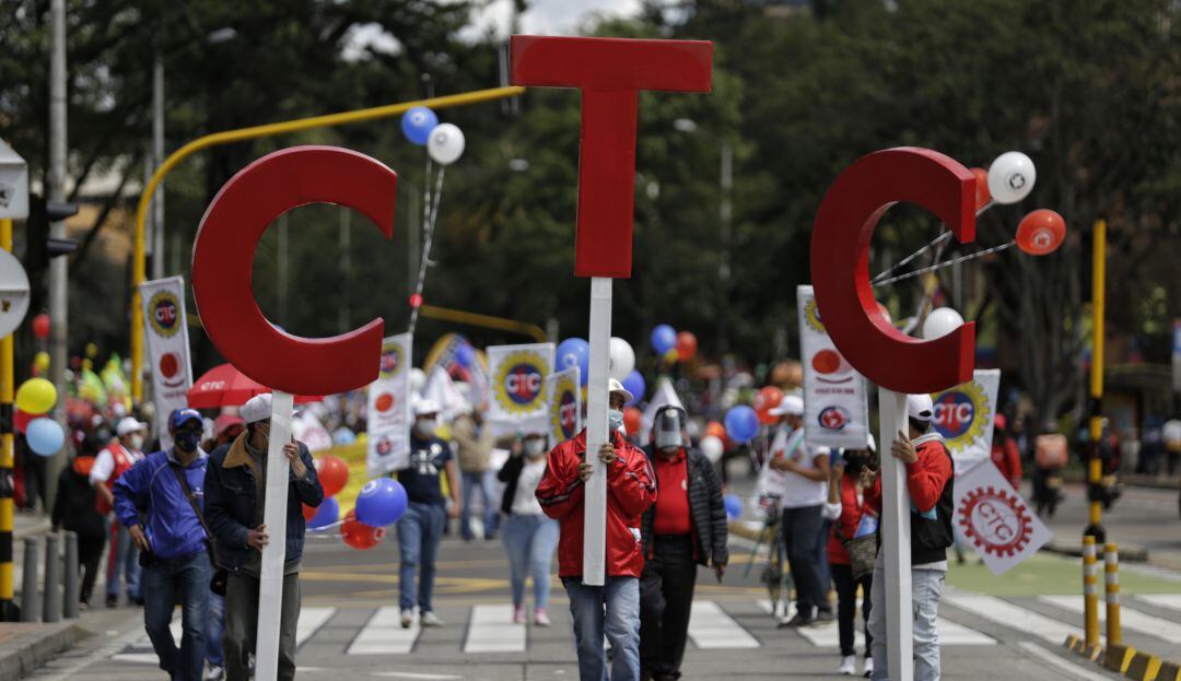 Sindicatos y centrales obreras exigen el hundimiento de la reforma tributaria. 