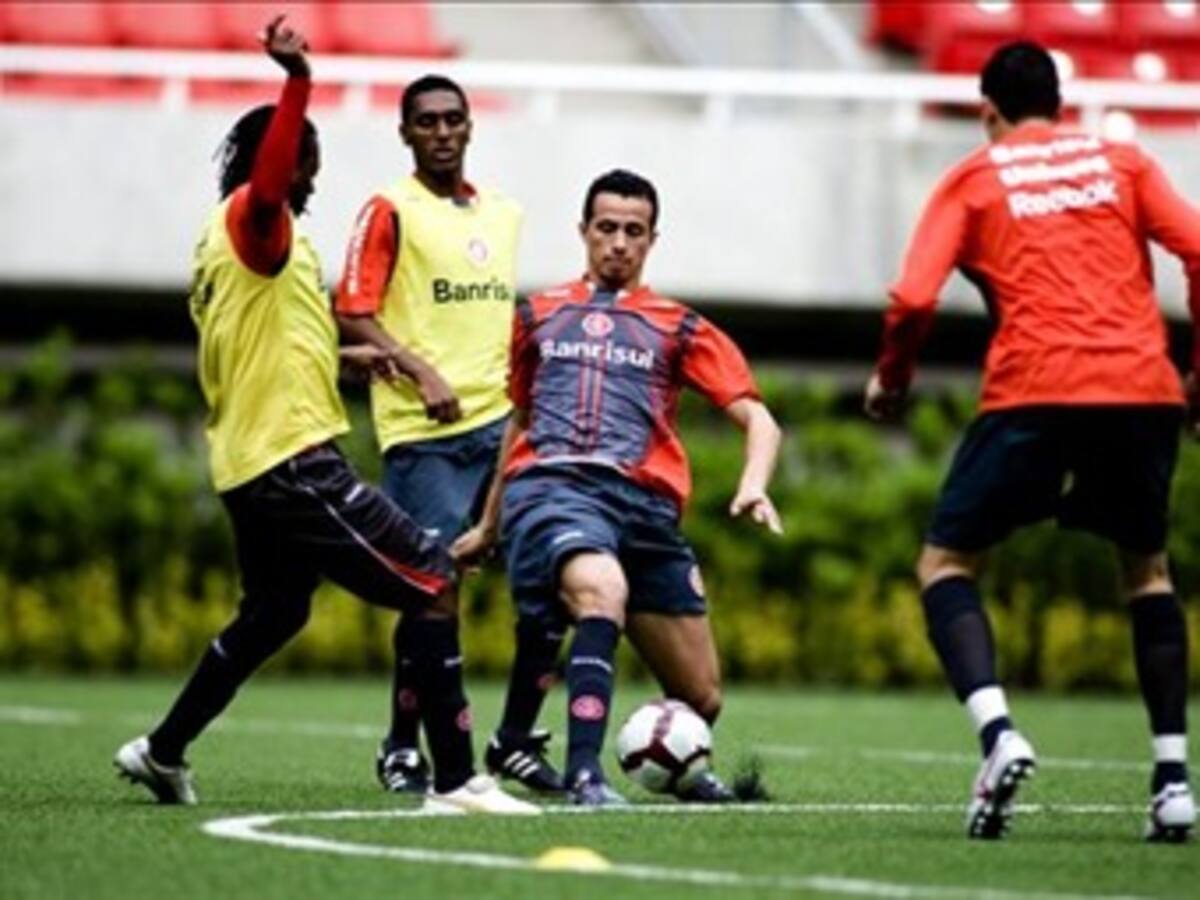 Chivas recibe a Internacional en el primer partido de la final de la Copa Libertadores