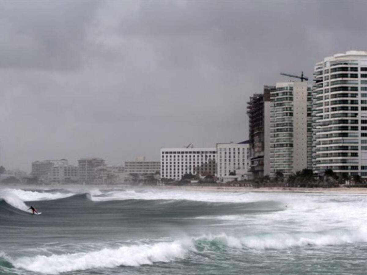 Ordenan evacuaciones en Florida ante llegada del huracán Michael