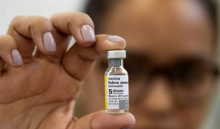 A Colombia acuden en busca de las dosis. 