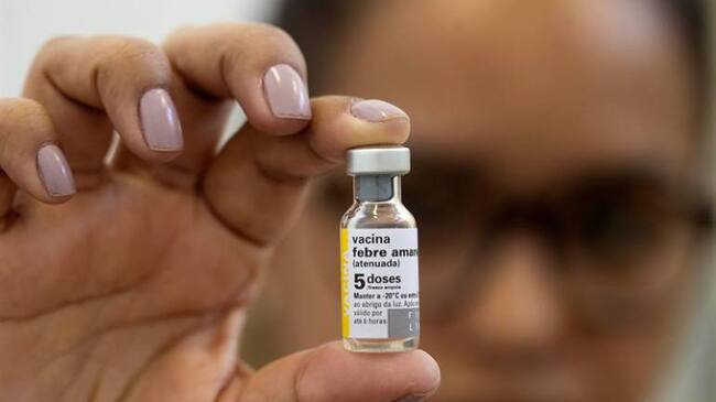 A Colombia acuden en busca de las dosis.