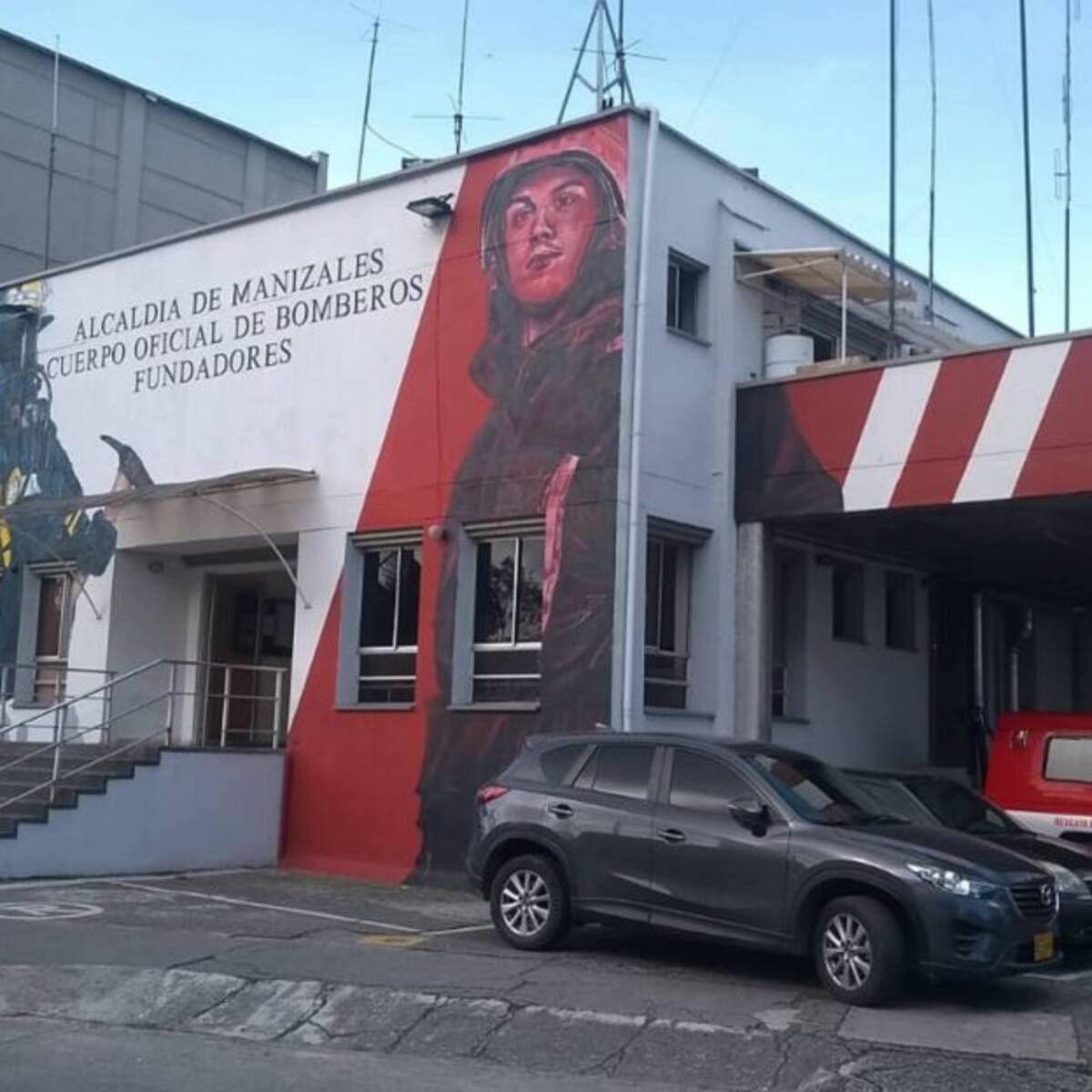 Bomberos piden a la comunidad mantenerse alerta ante riesgos por lluvias