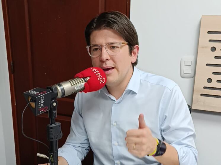 MIguel Uribe en su última visita a Caracol Radio en Manizales (17 de marzo de 2025)