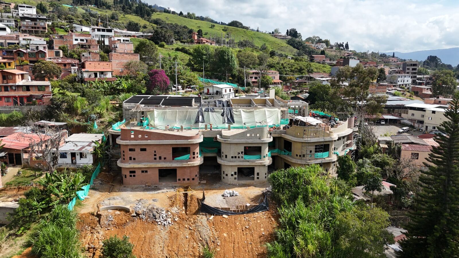 Avanza la construcción del jardín infantil Buen Comienzo Chambacú en San Cristóbal. Foto: Alcaldía de Medellín. 