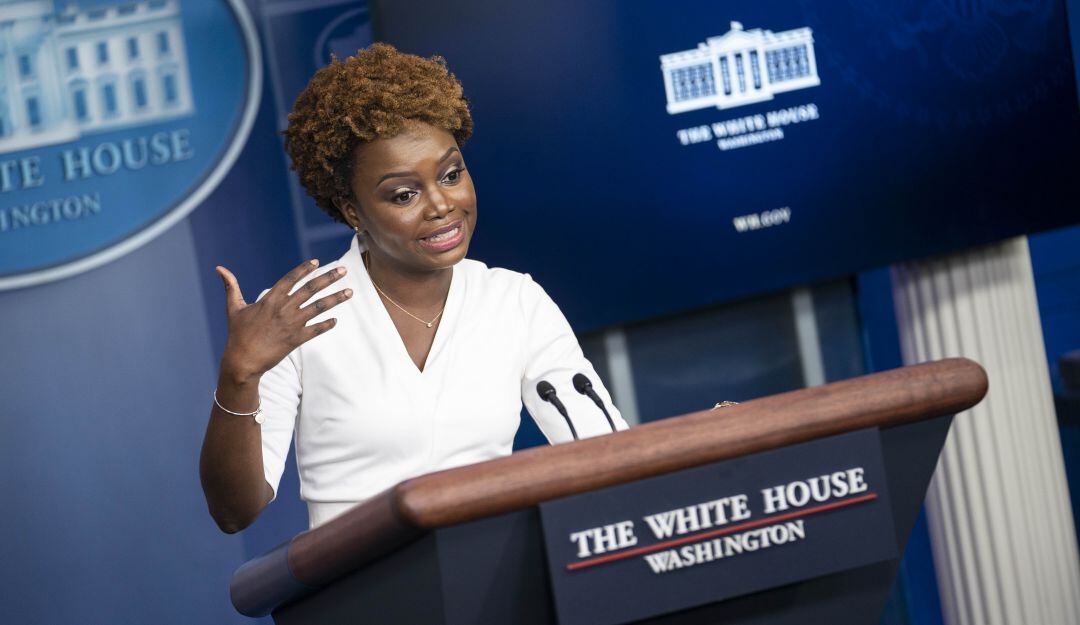 Casa Blanca pide a empresas que procedan con el mandato de vacunas a pesar de estar suspendido