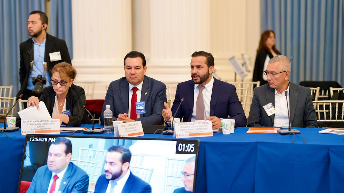 Gobernador de Córdoba pide a la OEA más autonomía para las regiones: clave para la paz en Colombia