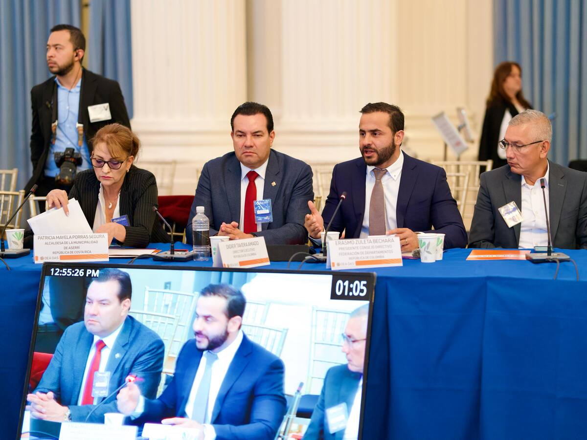 Gobernador de Córdoba pide a la OEA más autonomía para las regiones: clave para la paz en Colombia