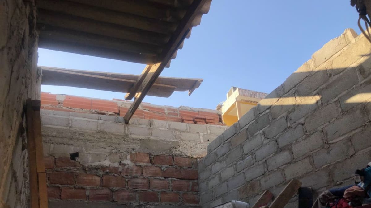 Fuertes brisas causan estragos en varias viviendas de Santa Marta