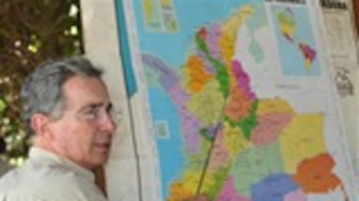 Uribe incumple la tercera parte de las promesas que hace en los consejos comunales