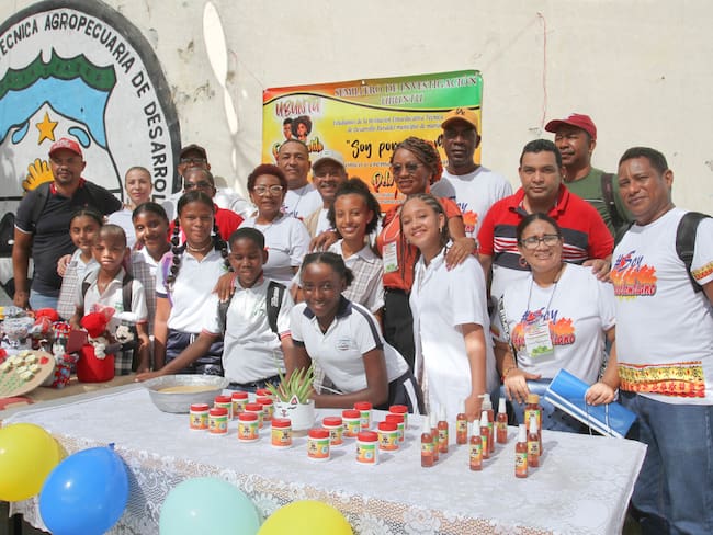 Colegio de María La Baja recibe capacitación en Proyección de Cupos Escolares