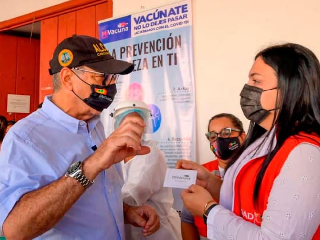 William Dau y Johana Bueno, ex directora del Dadis. // Colprensa