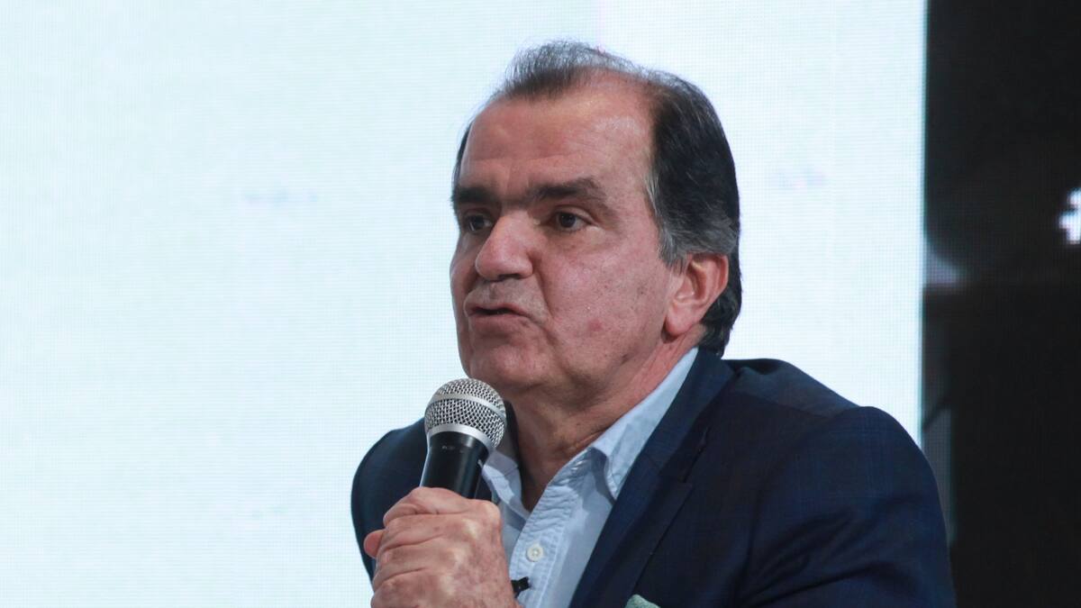 “Se debe reducir el gasto del Estado”: Óscar Iván Zuluaga