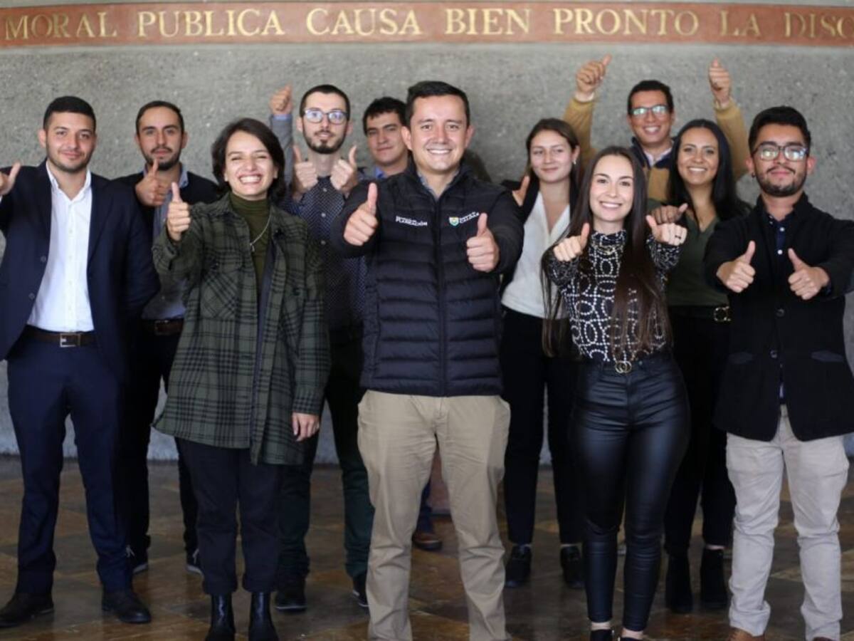 10 jóvenes ingresaron a la planta de personal de la Gobernación de Caldas