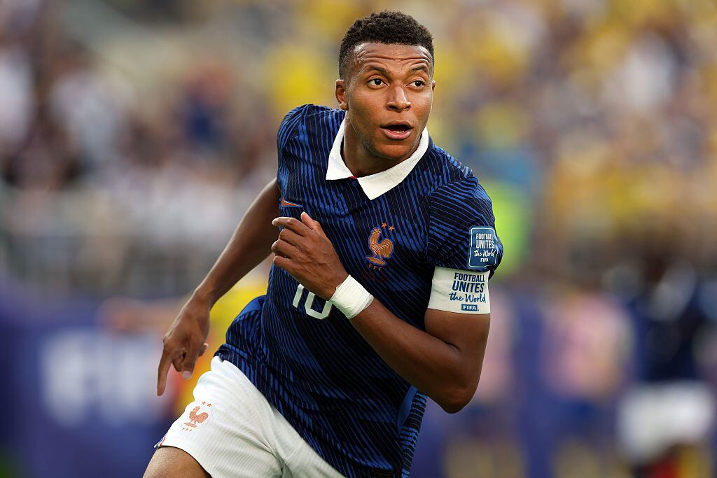 Kylian Mbappé marca doblete y se acerca a Messi: tabla de goleadores históricos de los mundiales. (Photo by Ian MacNicol/Getty Images)