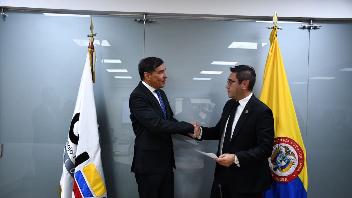 Magistrado del CNE que será clave en votación de expediente contra Campaña Petro visitó Presidencia