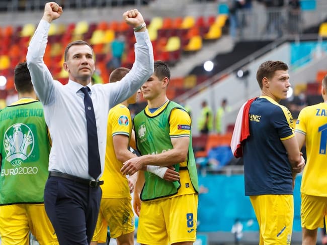 Shevchenko festeja el triunfo de su equipo sobre Macedonia del Norte,