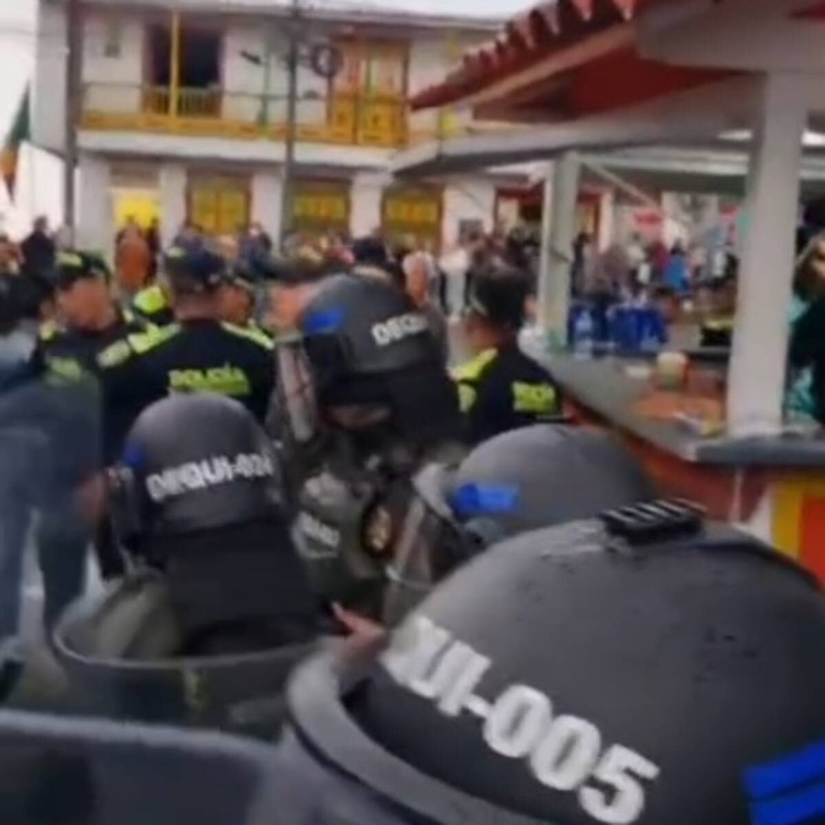 Polémica por desalojo a comerciantes del parque principal del municipio de Filandia en el Quindío