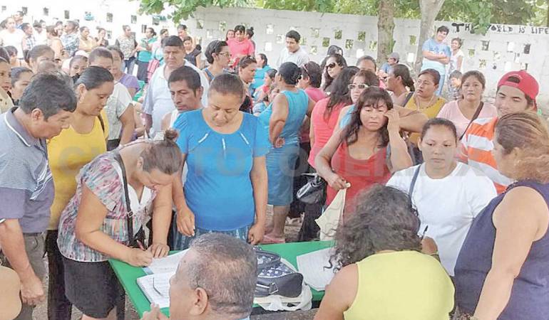 Los padres de familia aspiran a recoger mas de mil firmas.