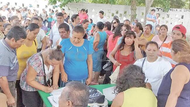Los padres de familia aspiran a recoger mas de mil firmas.