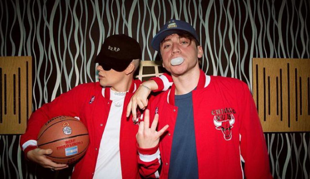 Bizarrap junto a Paulo Londra. 