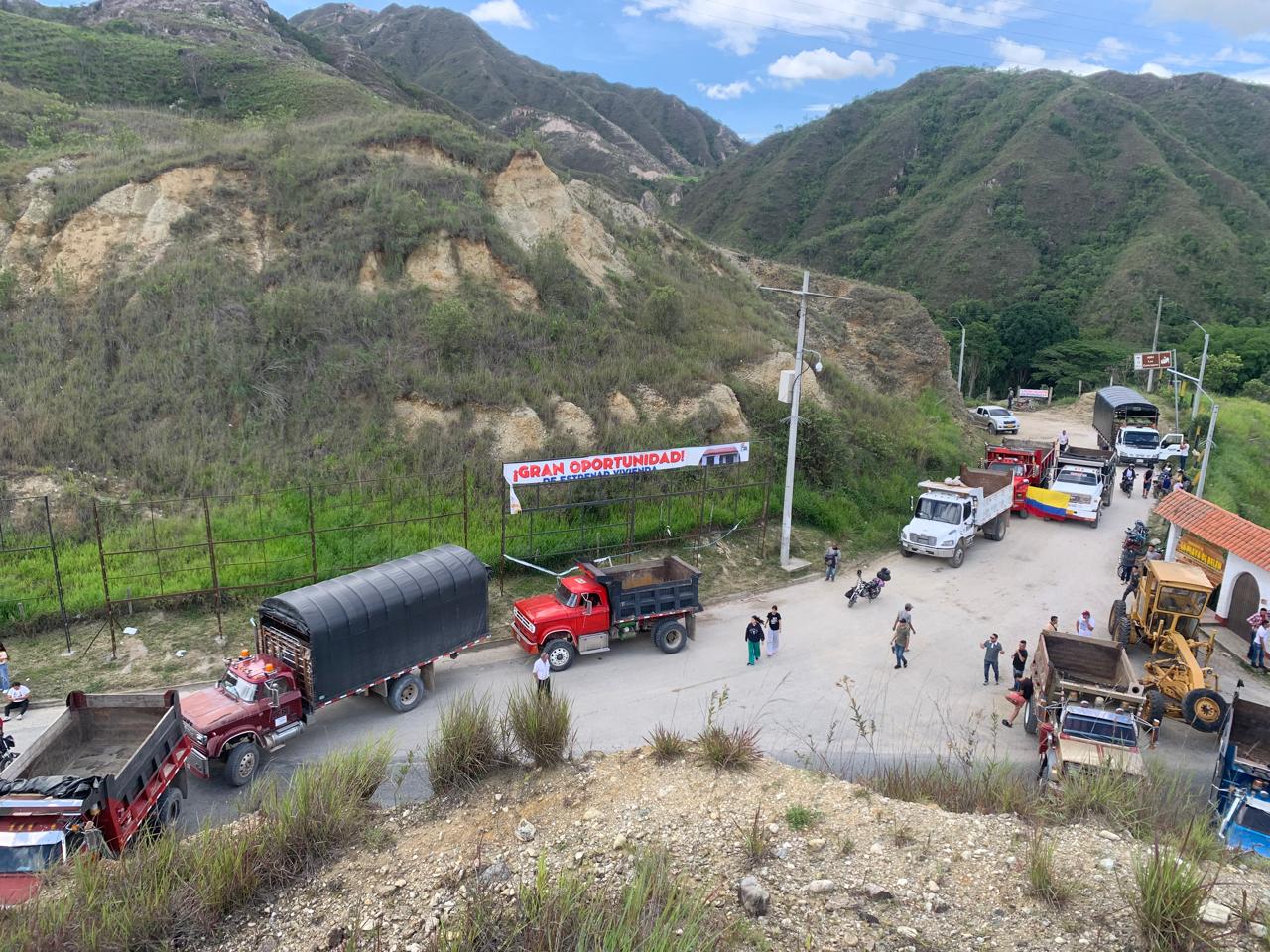 Bloqueo en la vía Cúcuta-Ocaña. / Foto: Cortesía.