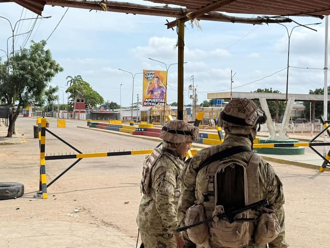 Militares en el paso fronterizo de Paraguachón, en La Guajira. Foto: Gobernación de La Guajira.