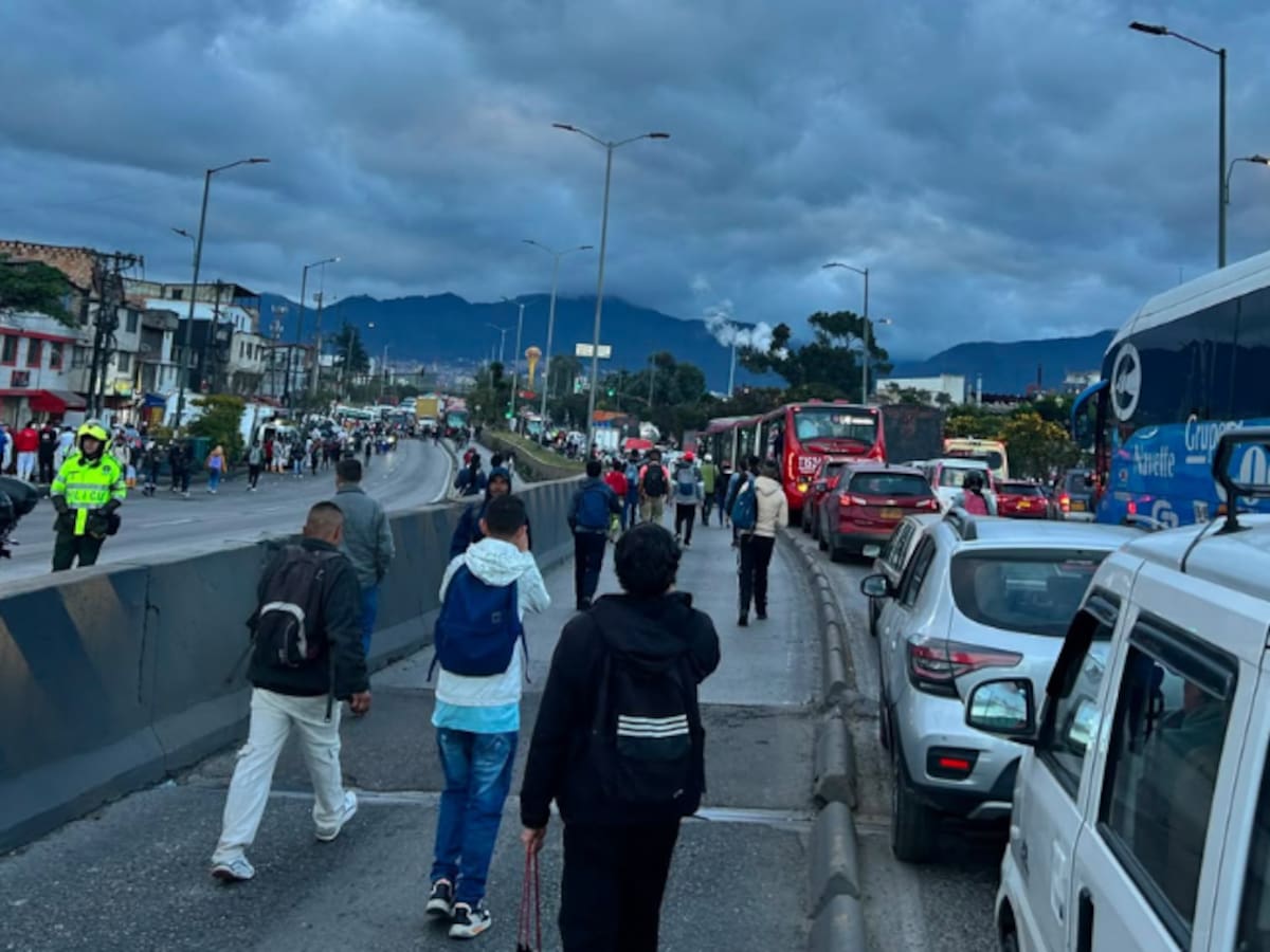 🔴EN VIVO Autopista Sur bloqueada HOY 2 de julio en Bogotá: cierre estaciones de TransMilenio y más