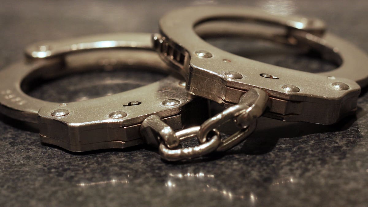 Capturan a mujer que supuestamente estafó a la Universidad Santo Tomás