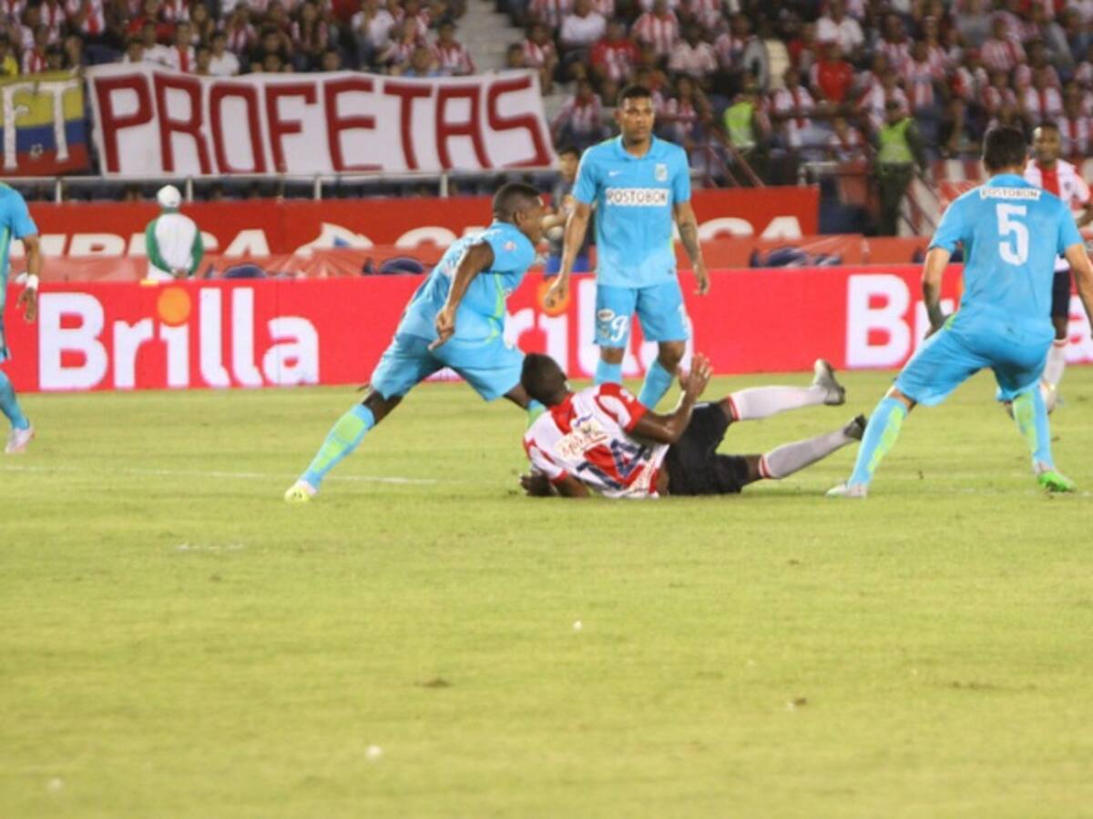 Atlético Nacional es sancionado por publicación contra Iván Vélez